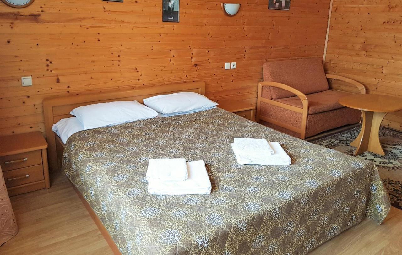 Karpatski Zori Hotel Bukowel Exterior foto